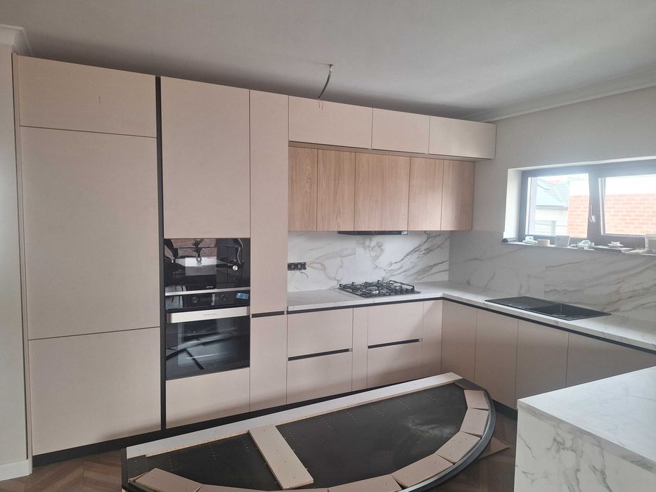 Montez mobila si execut mobila la comanda