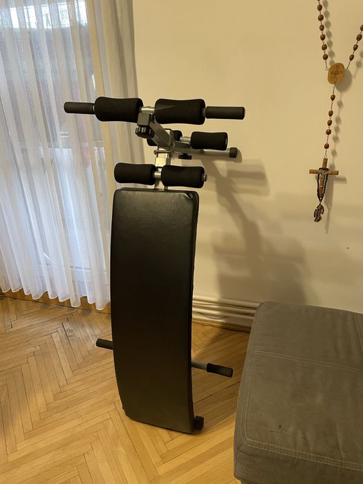 Aparat pentru abdomene – compact, eficient și ușor de folosit!