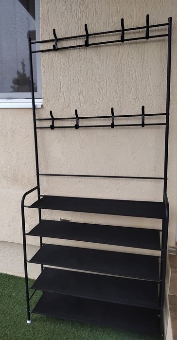 Suport metalic cu rafturi