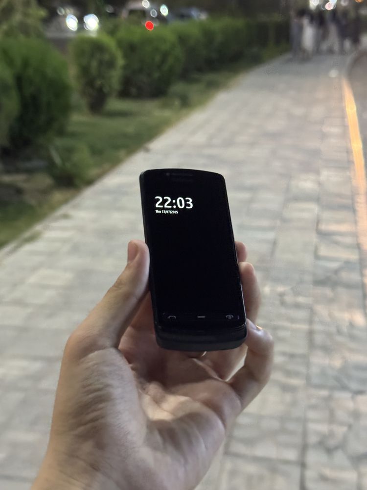 Продается Nokia 700