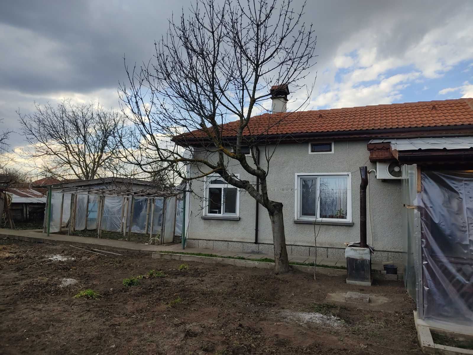 Реновирана къща в Кардам