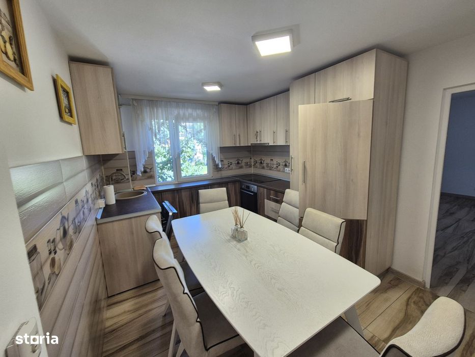 Vand apartament 3 camere Micro 2 et.2