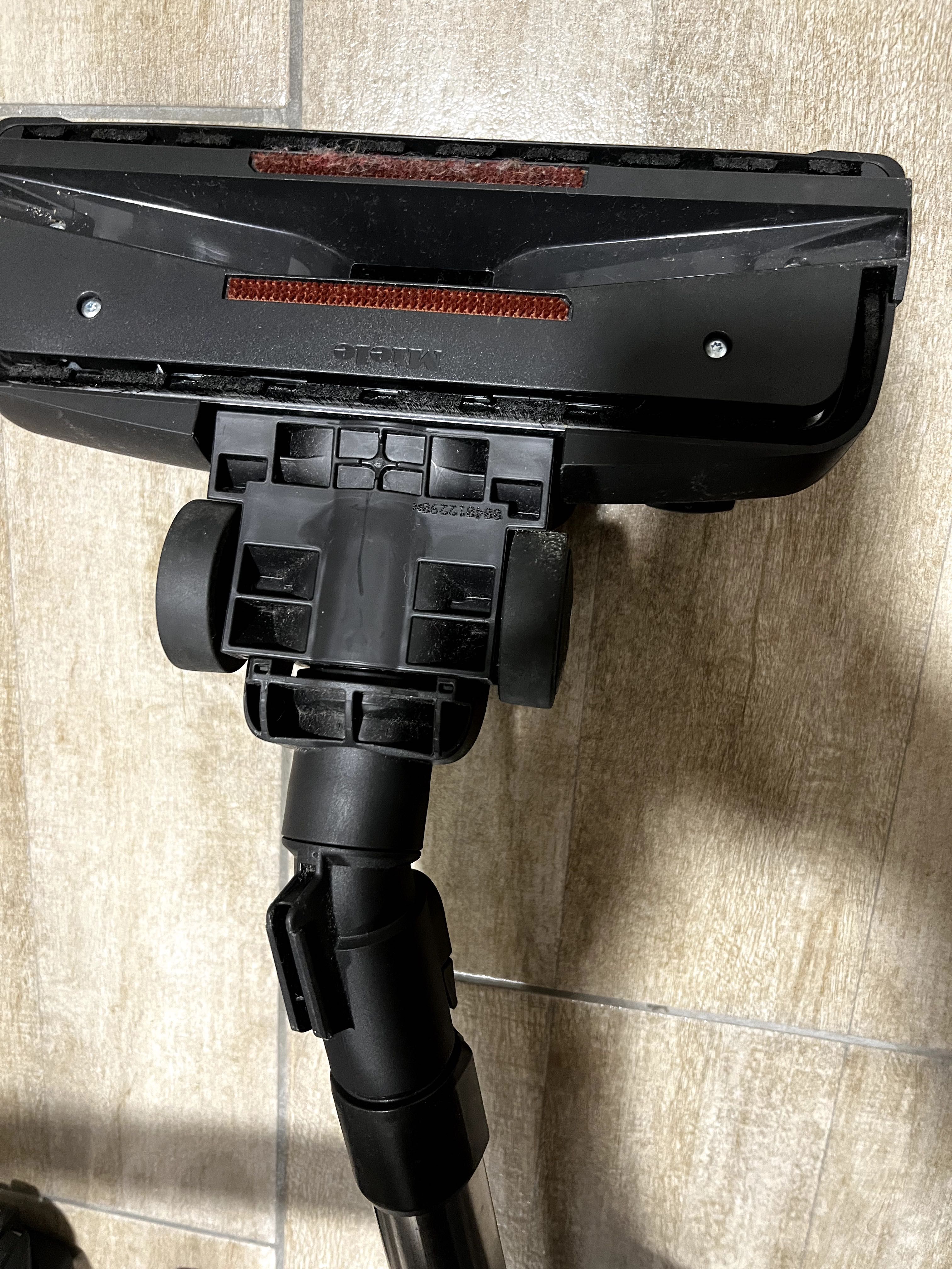 Прахосмукачка Miele Blizzard CX1