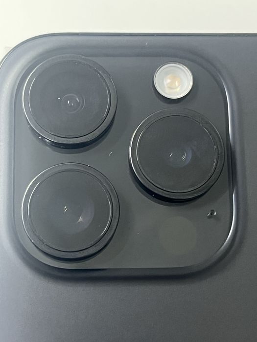 IPhone 15 Pro 256GB с кутия и кабел 91% батерия