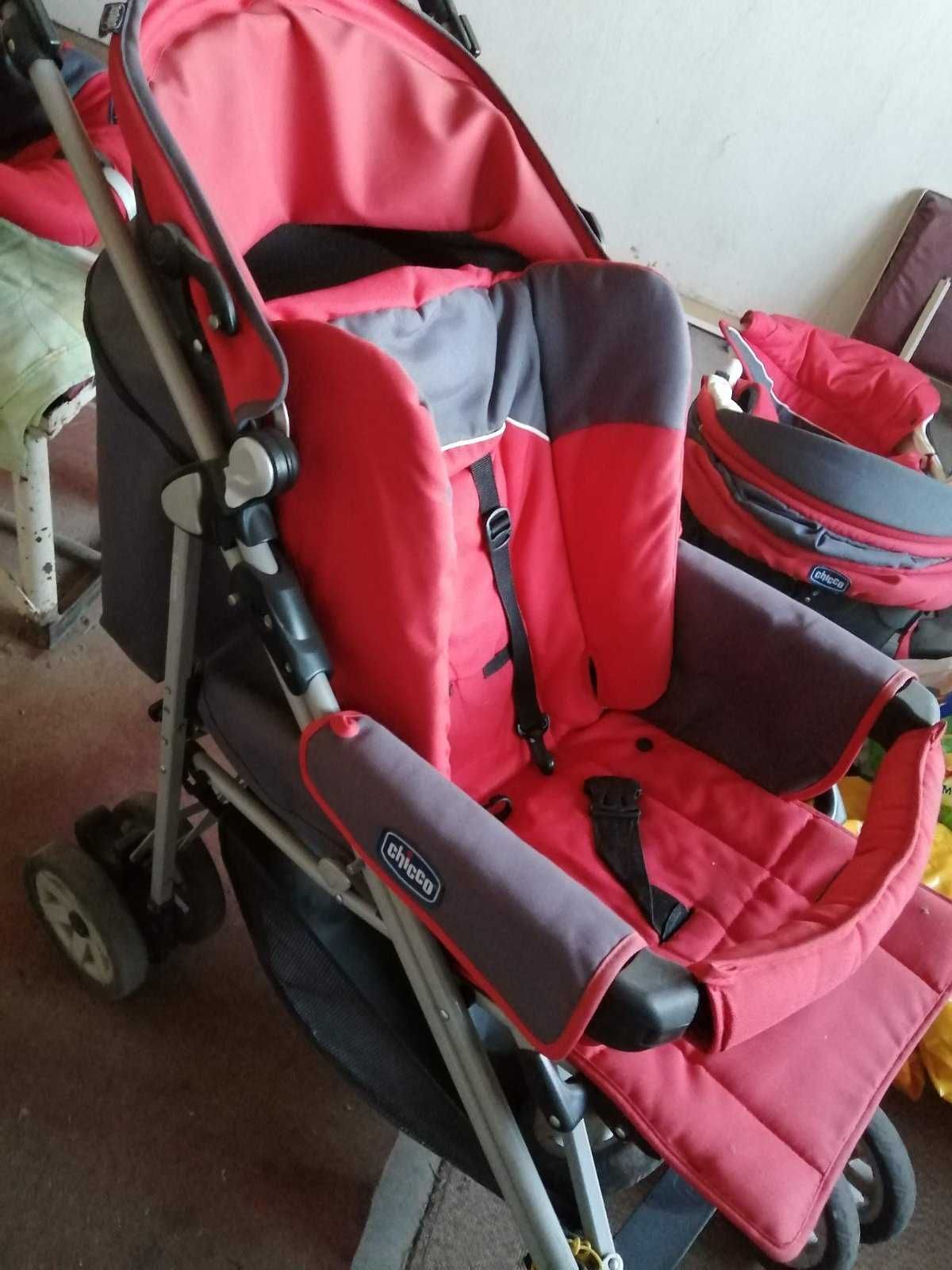 Продавам детска количка Chicco комплект с кош и чанта
