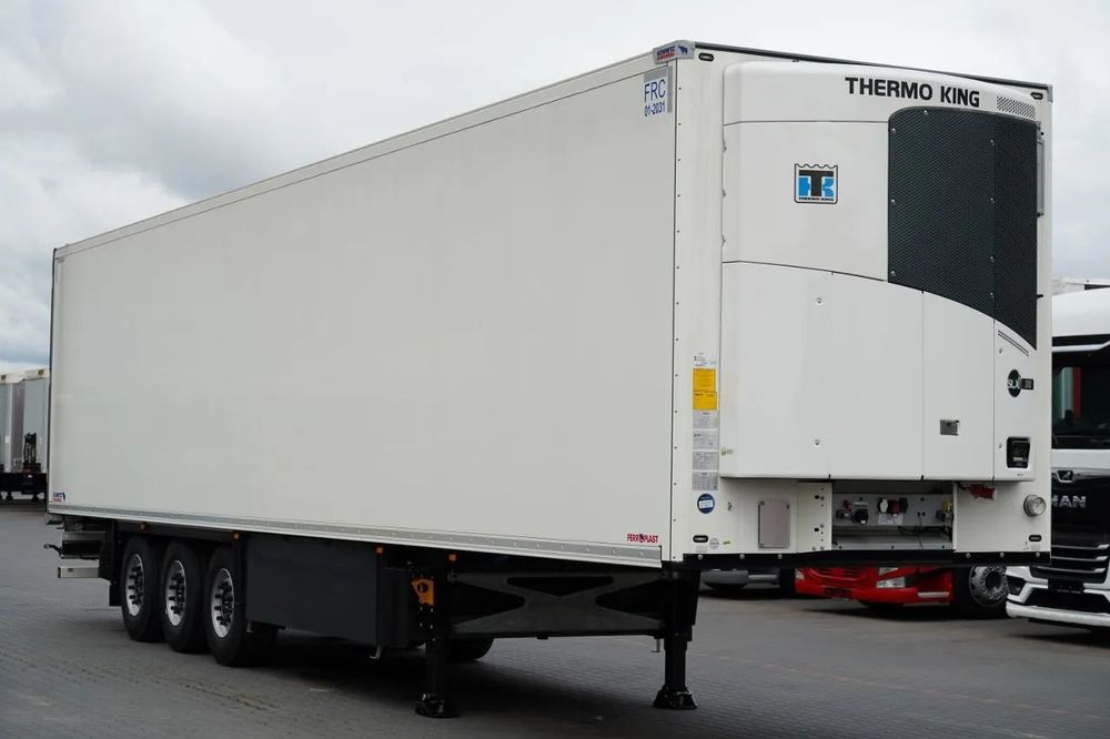 Schmitz Cargobull FRIGIDER / THERMO KING SLX 300 / DOPPELSTOCK / AXĂ RIDICATĂ / NEUTILIZAT