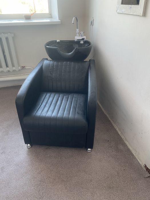 Парикмахерское кресло