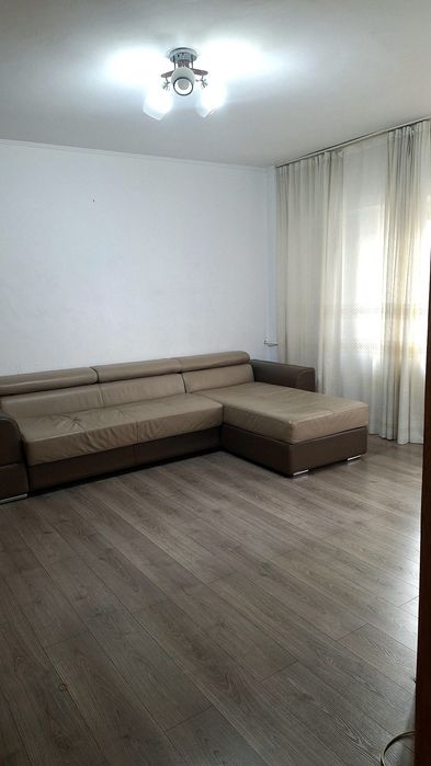 Garsoniera de închiriat Rm.Valcea