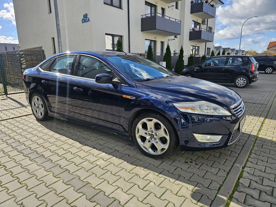 Ford Mondeo Ford Mondeo MK4 din 2010, sedan albastru, 140 CP, cu dotări full