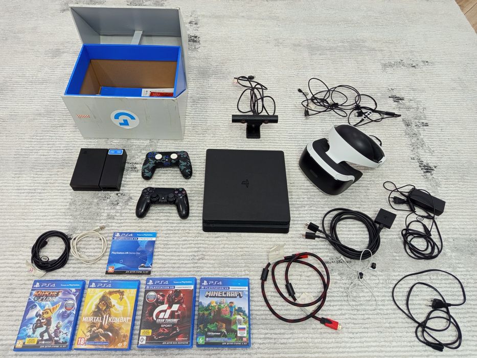 Play Station 4 with VR