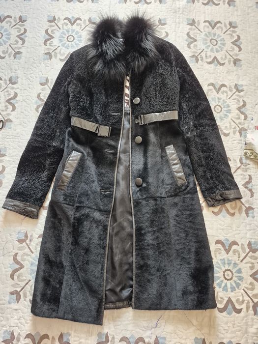 Продаётся шуба каракуль