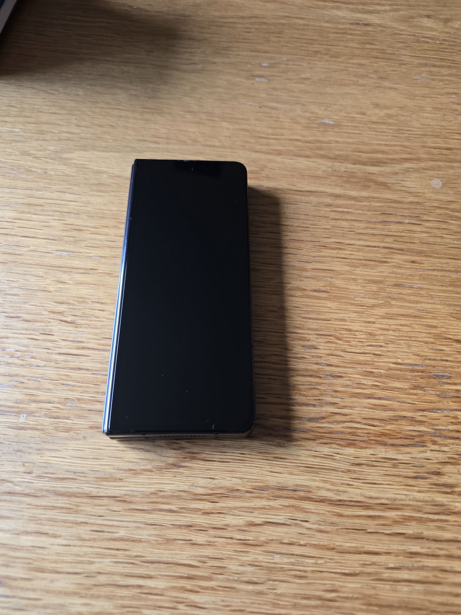 Samsung Z fold 4 пълна комплектация. като нов