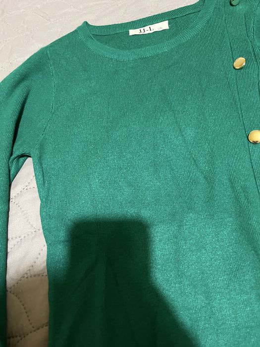 Зелена плетена рокля по тялото