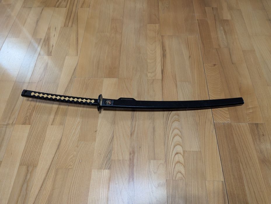 Деревянная катана