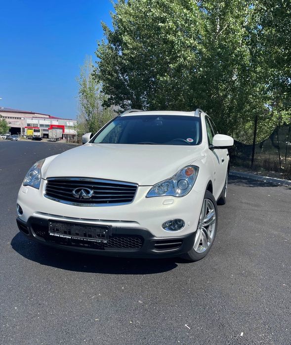 Infiniti QX50 Infiniti QX50 GT Premium • 3.0 diesel  • 4x4 • 2015 • Full Option”