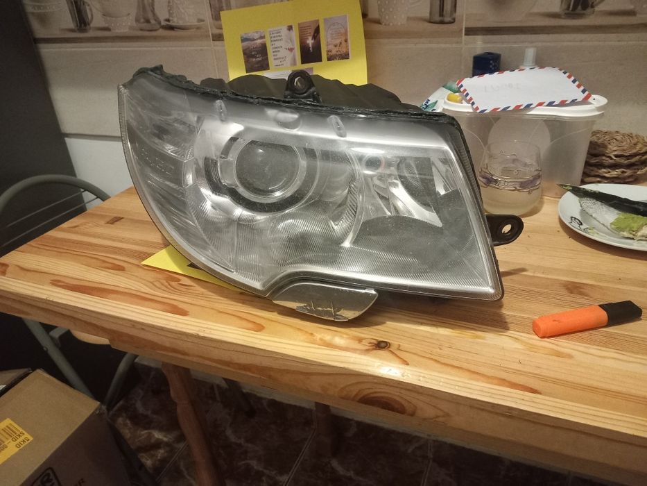 Far bixenon adaptiv dreapta  skoda superb 2 2012