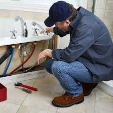 Чистка засора,замена смесителя,установка унитаза — услуги сантехника!