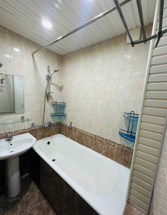 ц13 АБДУЛЛА КОДИРИ , продается 3в4 комнатная квартира на 1 этаже