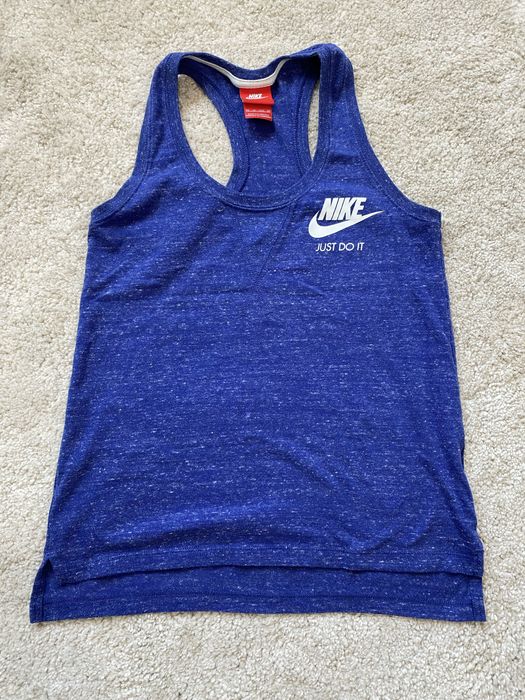 Top Nike marimea xs