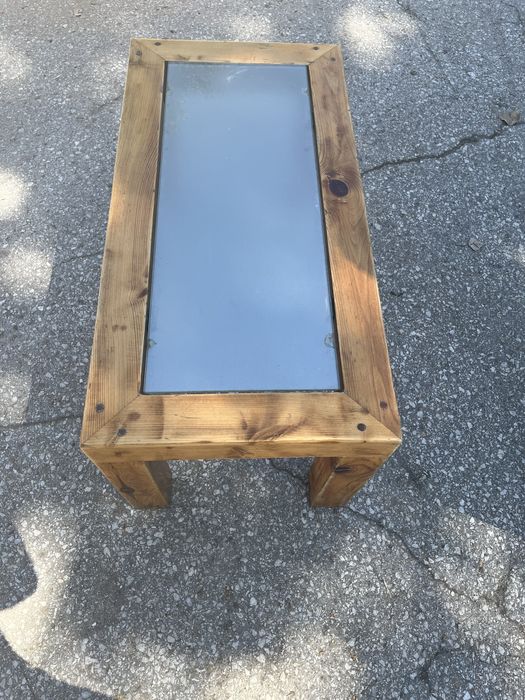 Дървени ниски маси