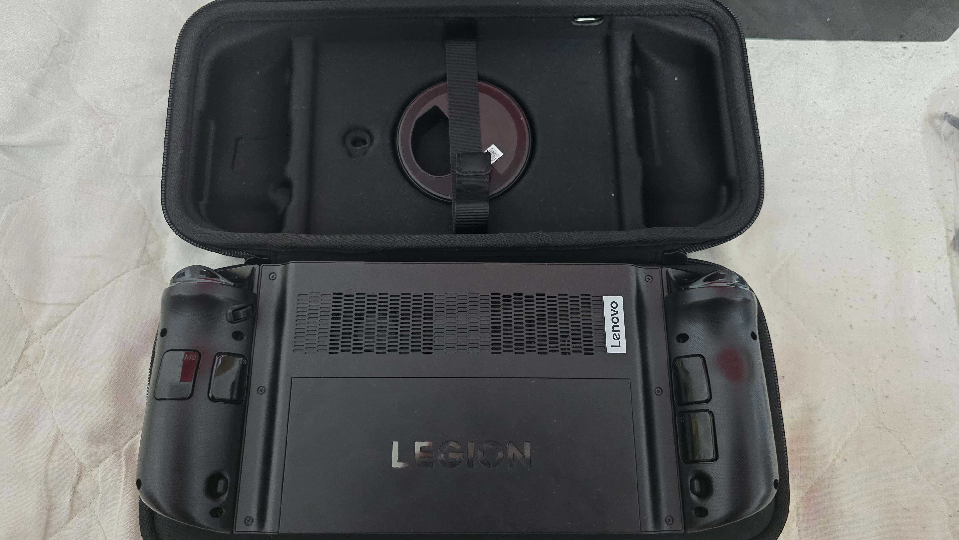 Lenovo Legion Go Конзола – Почти нова!