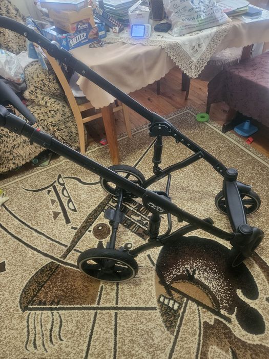 Комбинирана бебешка количка