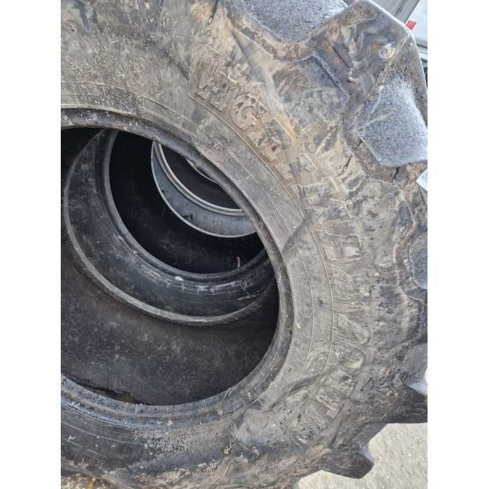 Anvelope BKT Agrimax 600/70R30 pentru JCB și Renault.