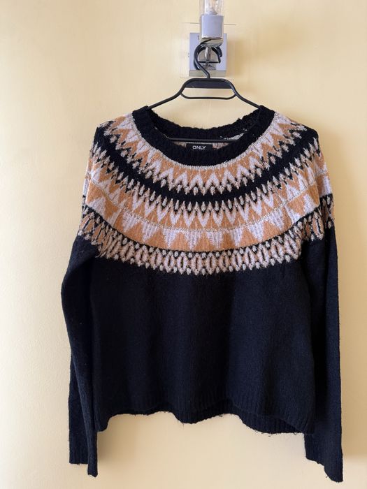 Пуловер на марката Only
