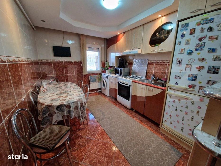 Apartament 3 camere, 70 mp, zona Ampoi 2