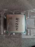 Vând procesor am4 Ryzen 7 2700 cu cooler Amd Wraith Prism