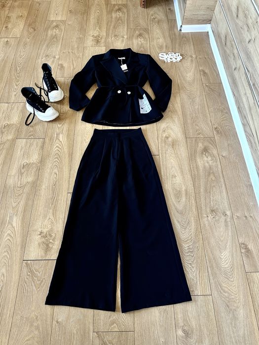 Разкошен сет oversize.Сако oversize и широк панталон с висока талия