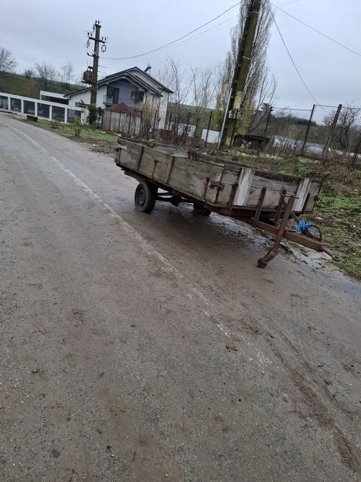 Vand remorca  nebasculabila