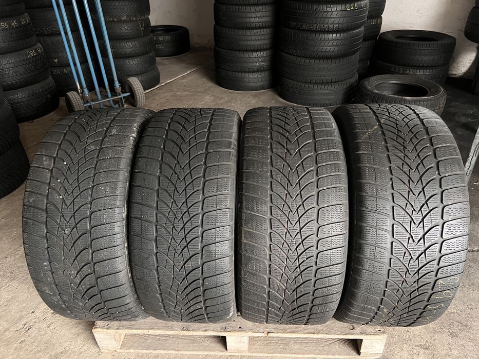 4 anvelope iarna 295/40/20 , dunlop !