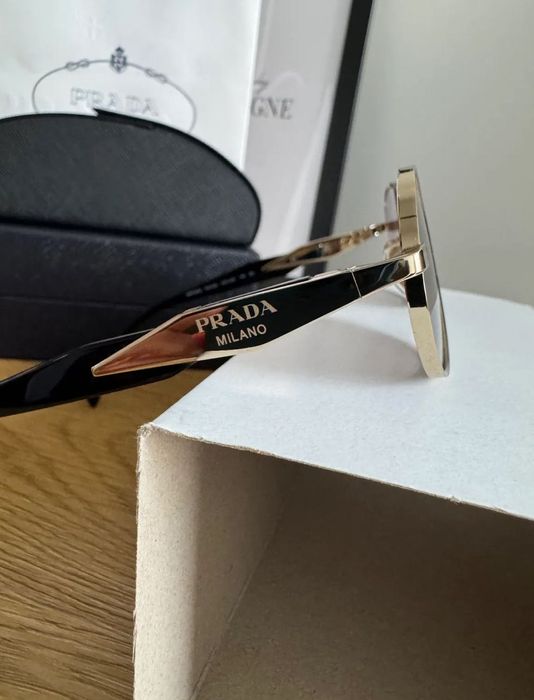 Слънчеви очила Prada