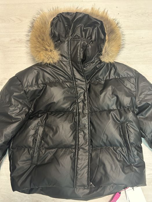 Продаю зимний пуховик