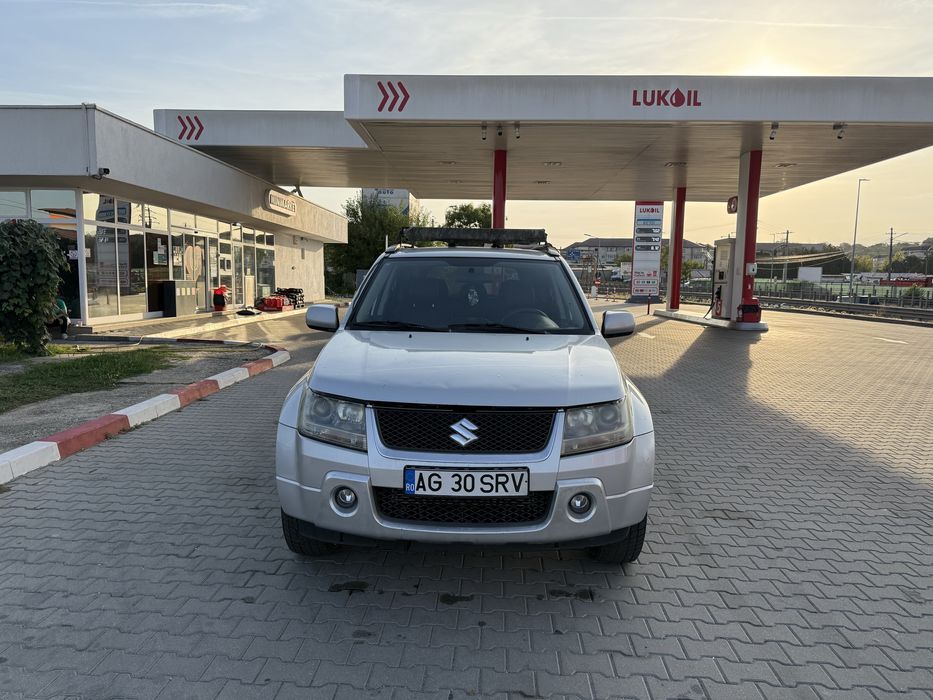 Suzuki vitara - 1,9 - 6 tr - 4x4 / 4x2 la buton - intermediar blocabil