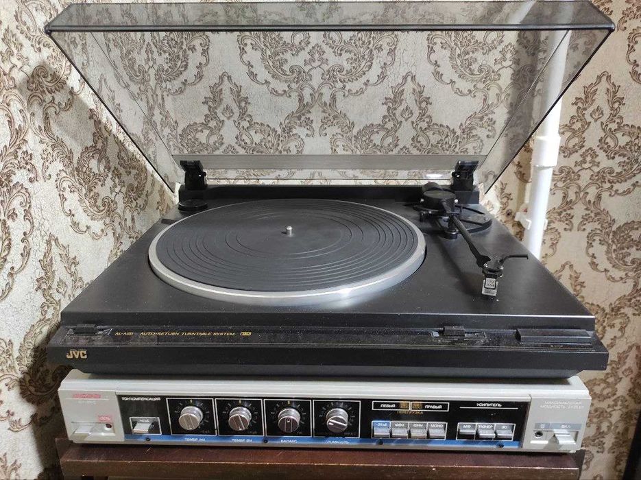 Музыкальный центр