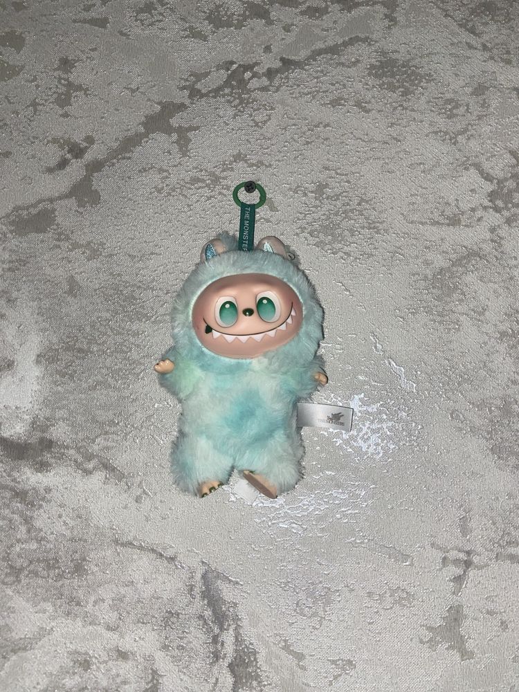 Продаю игрушку лабубу
