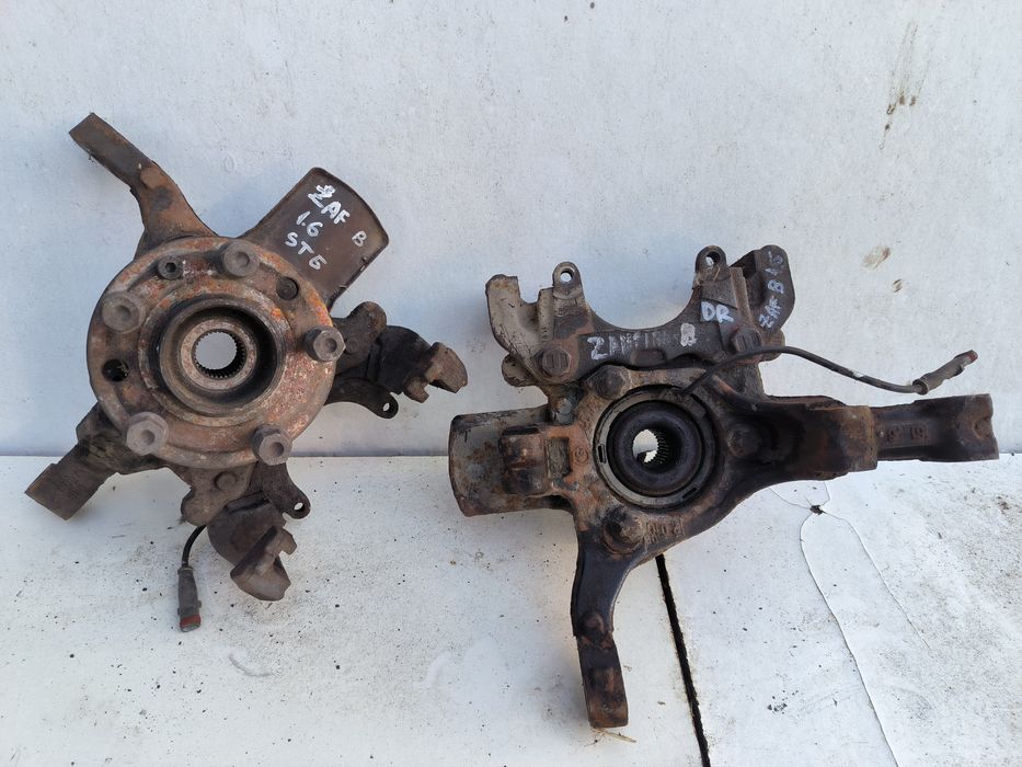 Fuzeta cu rulment Opel Zafira B 1.6 2009