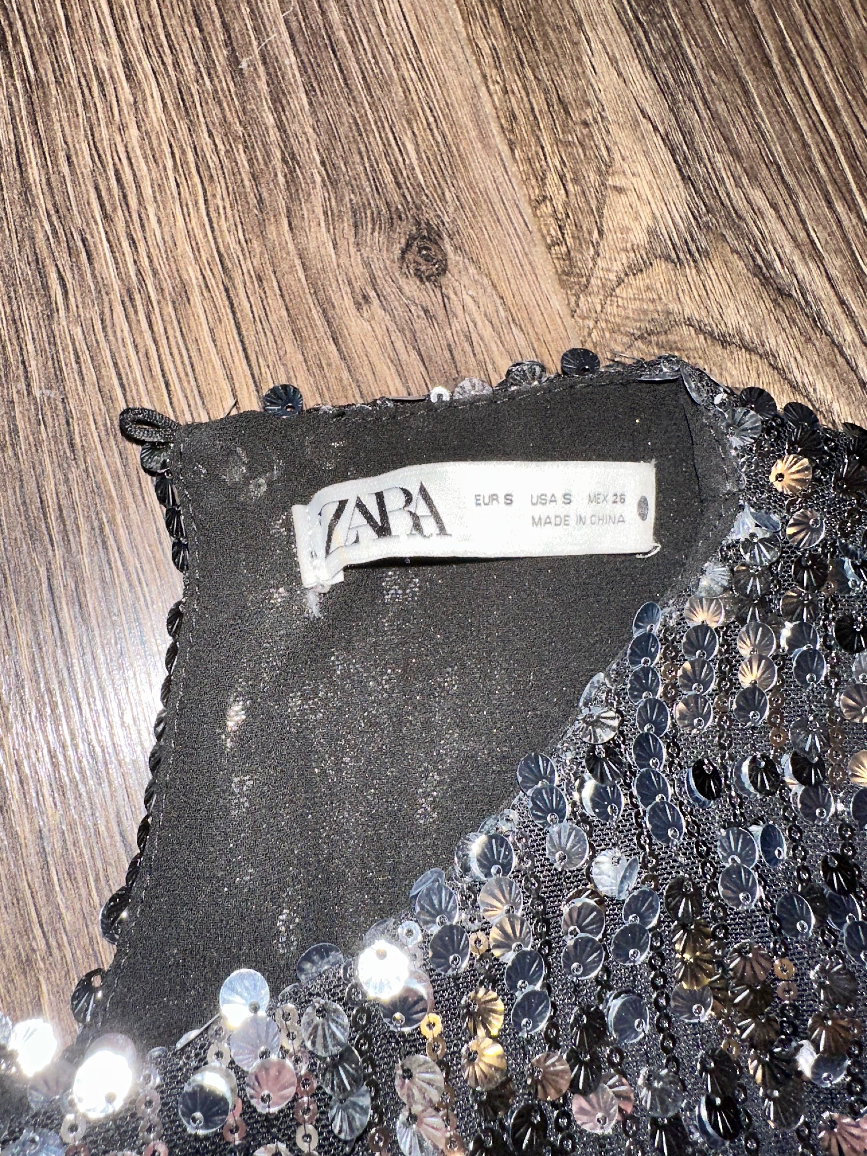 Rochie de paiete Zara