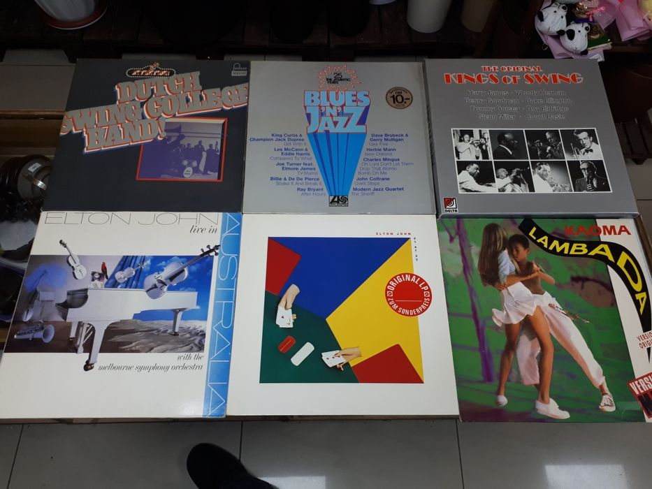 пластинки Elton John и др.