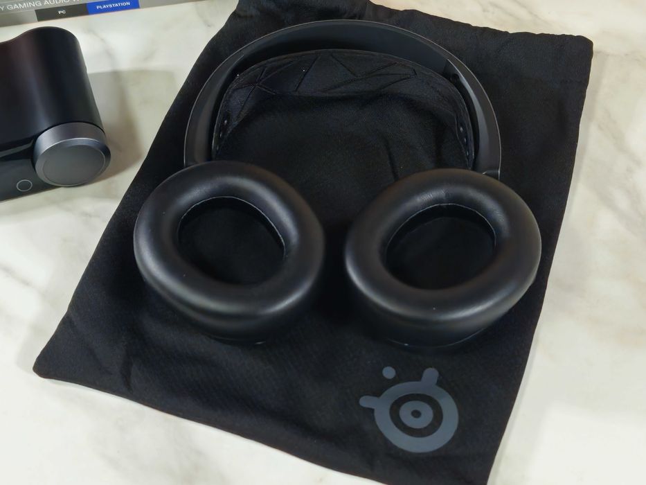 SteelSeries Arctis Nova Pro Wireless: Топ звук и безкраен гейминг!