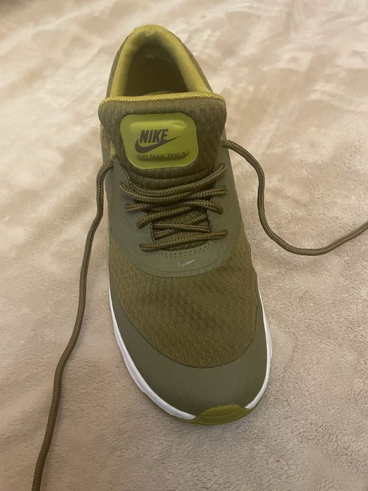 Adidasi Nike Air Max Thea