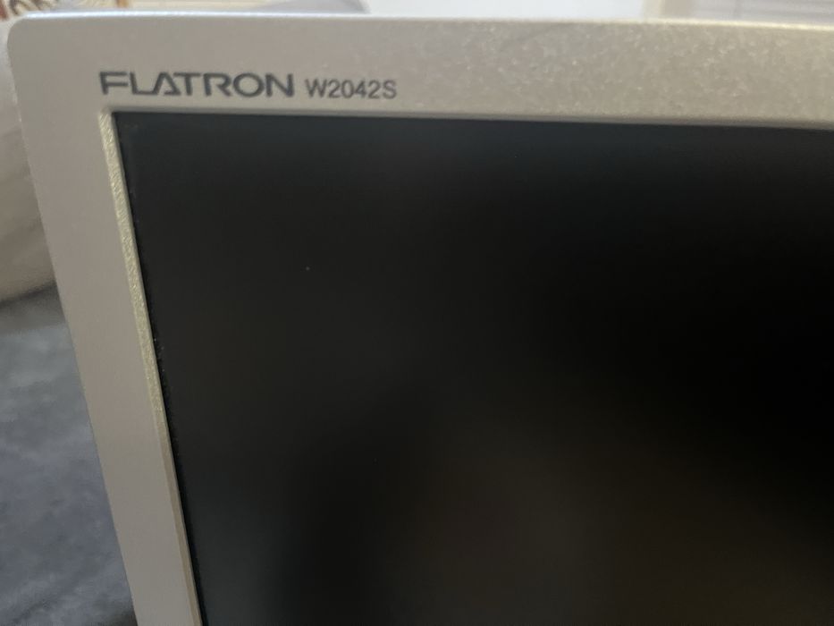 Монитор LG Flatron W2042S