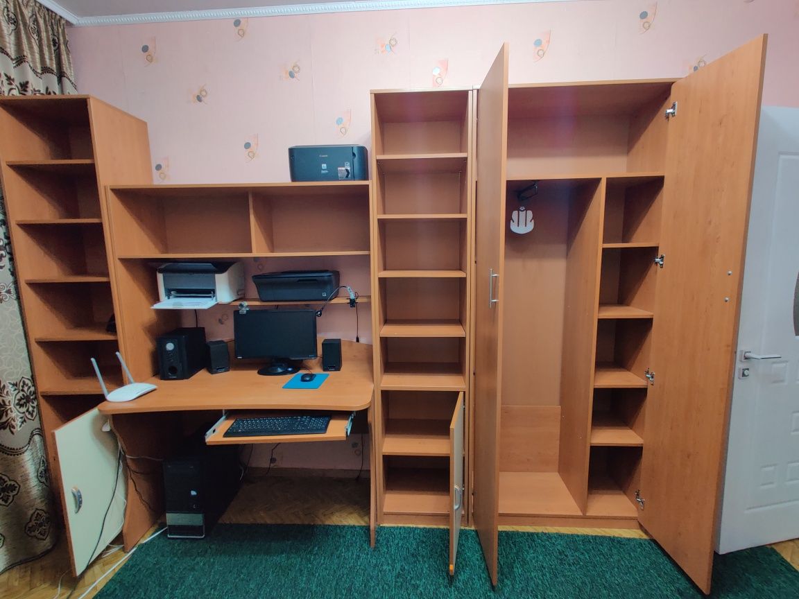Подростковая стенка