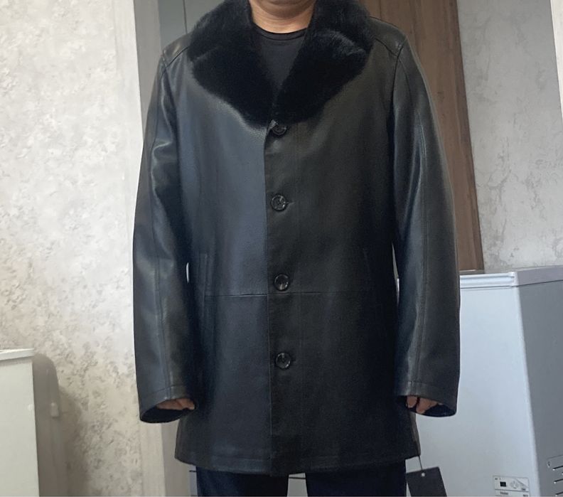 Продается кожанная куртка с норковым воротником