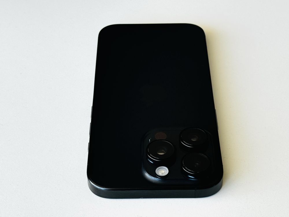 Iphone 16 Pro 512GB Black Titanium Гаранция 6 месеца