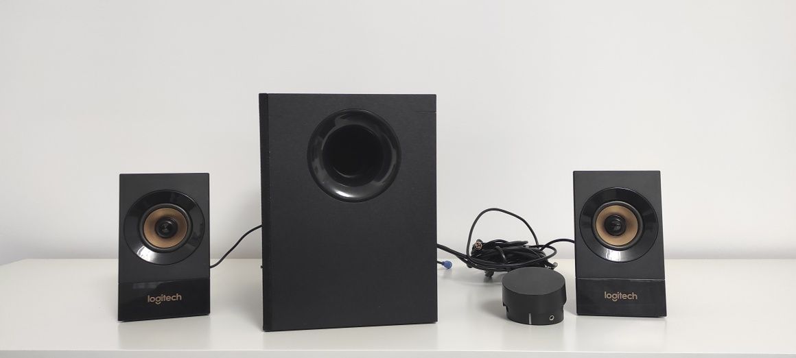 Vând sistem Logitech 2.1