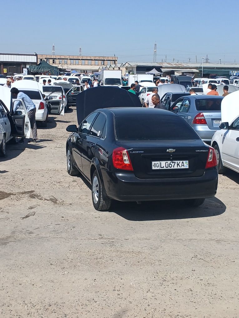 Chevrolet  Lasetti 1.8 2013