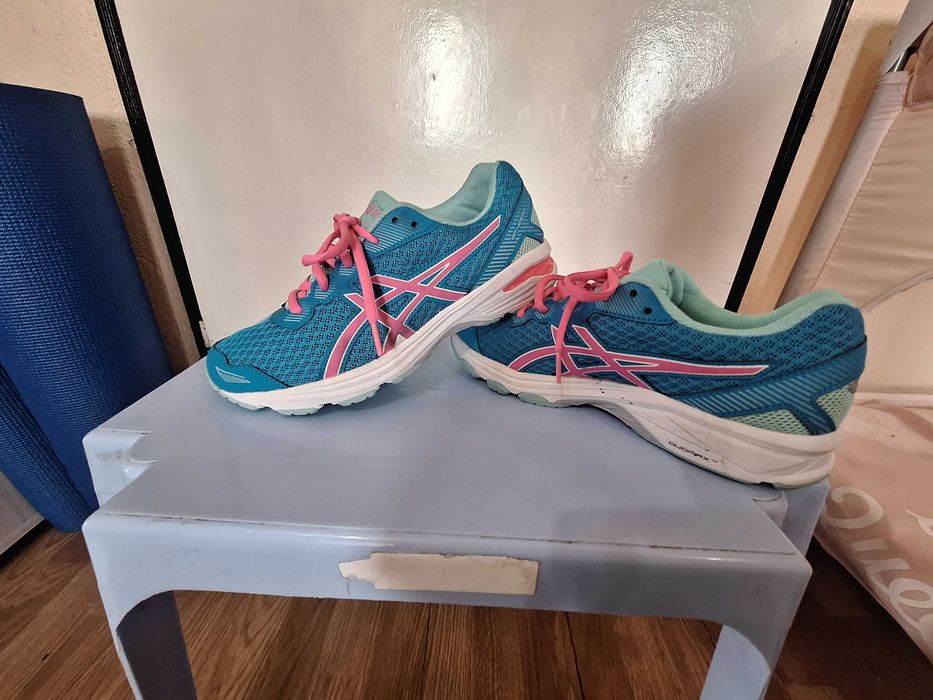 Маратонки Asics, 39 номер, чисто нови